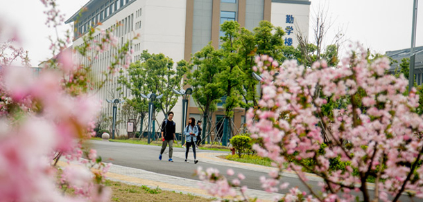 鎮(zhèn)江市高等專科學(xué)校 - 最美大學(xué)