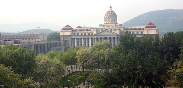 山東圣翰財(cái)貿(mào)職業(yè)學(xué)院 - 最美大學(xué)