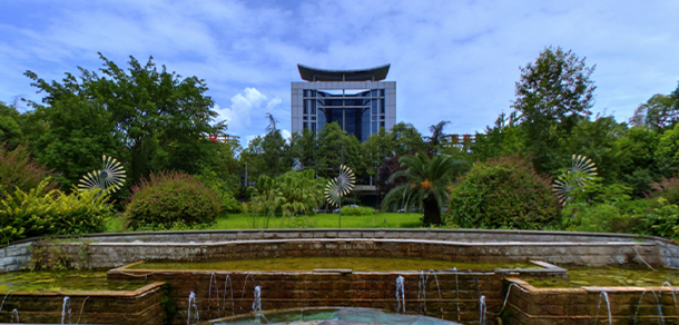 四川工程職業(yè)技術學院 - 最美大學